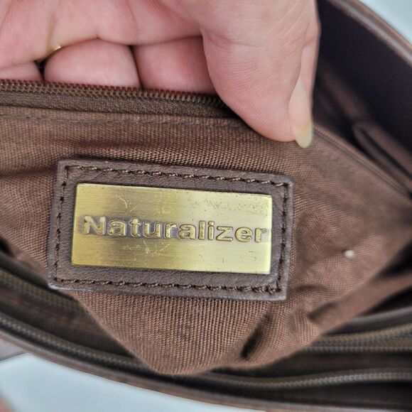 Naturalizer Handbag Leather Artsy Embossed Tiki Shoulder Bag Brown 4 Pocket Med - Picture 4 of 12